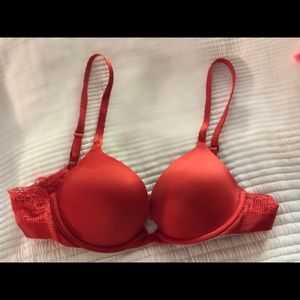 Victoria’s Secret Body Red Bra (34A)